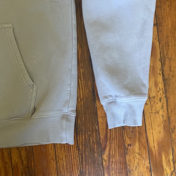 Lowest* Aritzia Tna Sweatshirt Hoodie - Picture 5 of 12